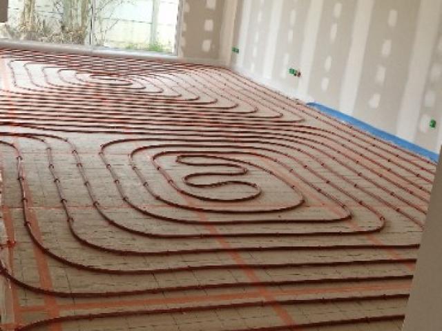 Réalisation d'un plancher chauffant pour pompe à chaleur proche de Nantes (Mouzeil)